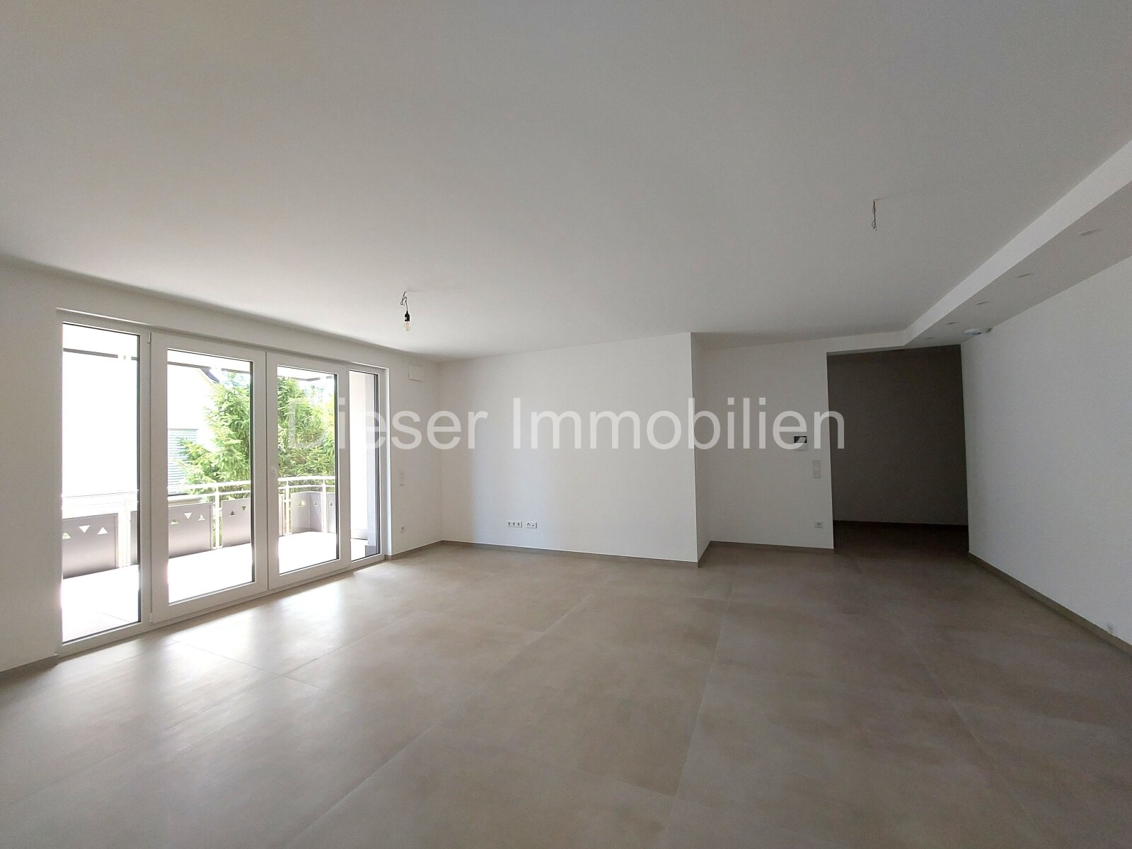 NEUBAU! Charmante, exklusive 2-Zimmerwohnung mit überdachter Loggia in Gelnhausen Meerholz