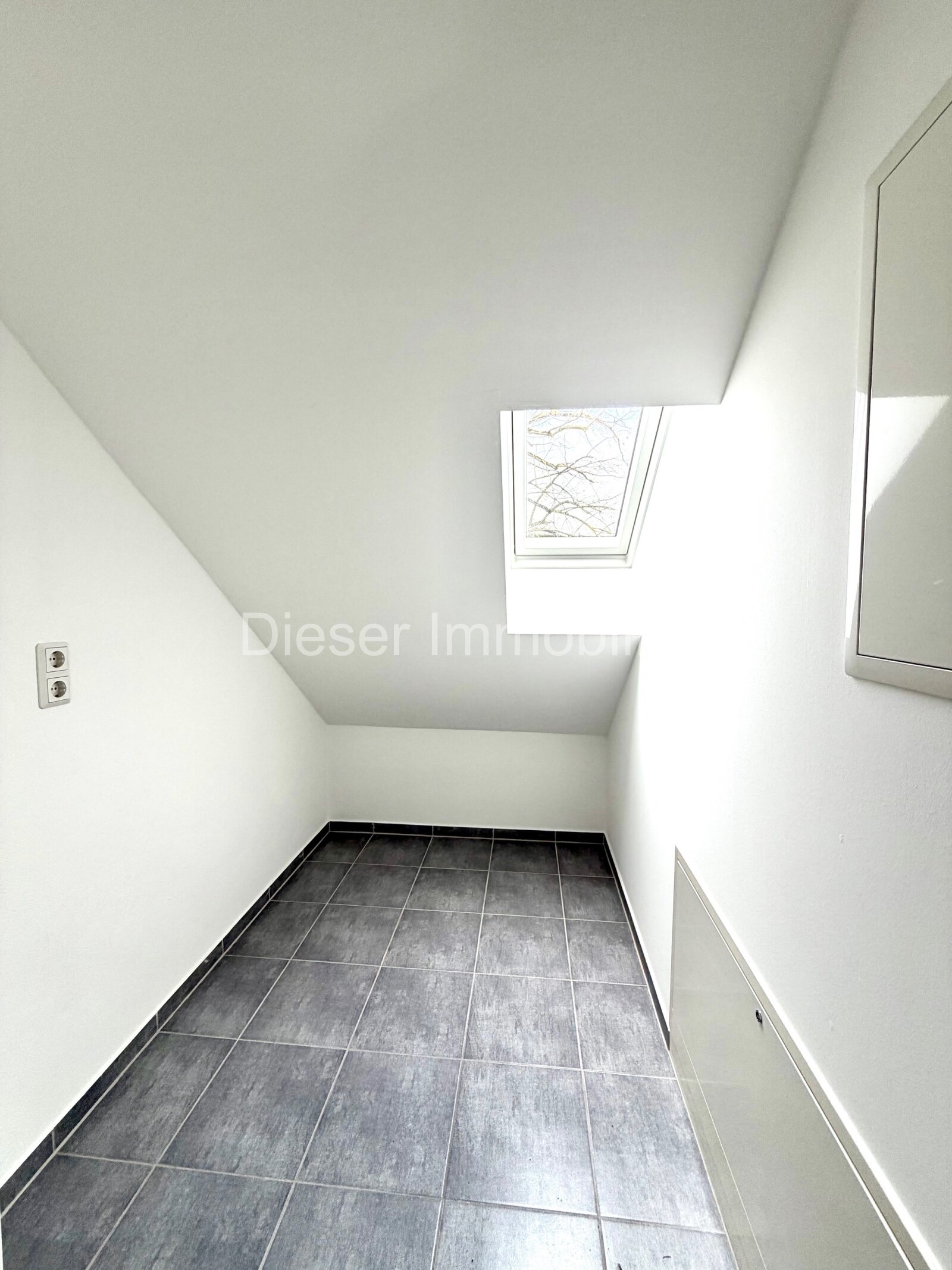  Attraktive 3-Zimmerwohnung mit Balkon und Einbauküche in Hanau Klein-Auheim